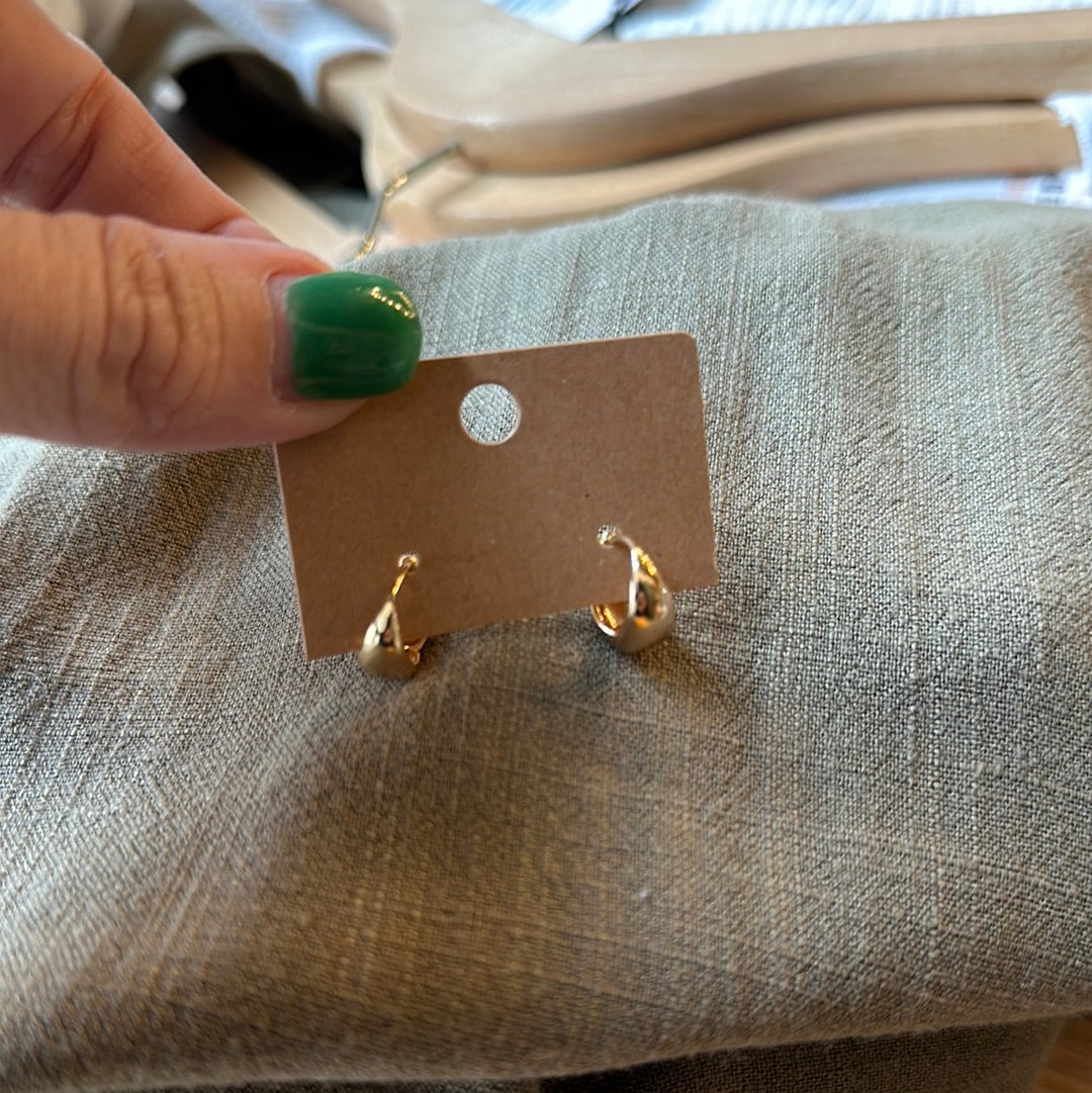 Hug me Earrings