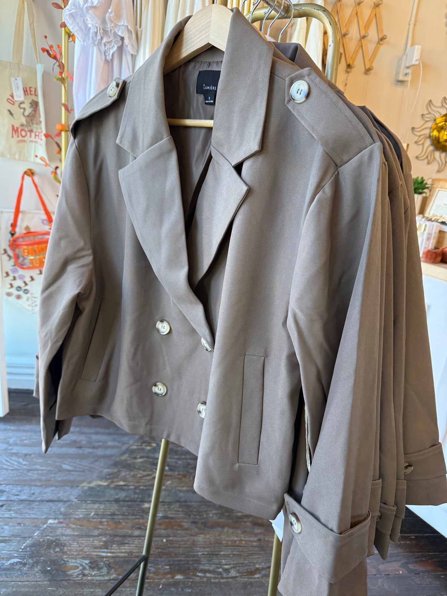 City Stroll Trench