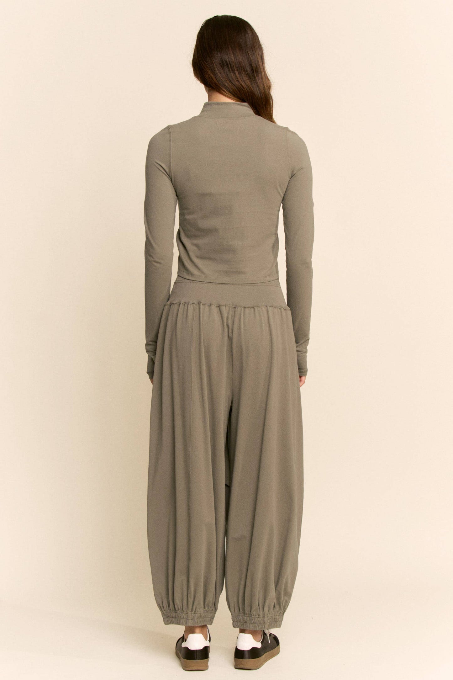 Stillness Lounge Set