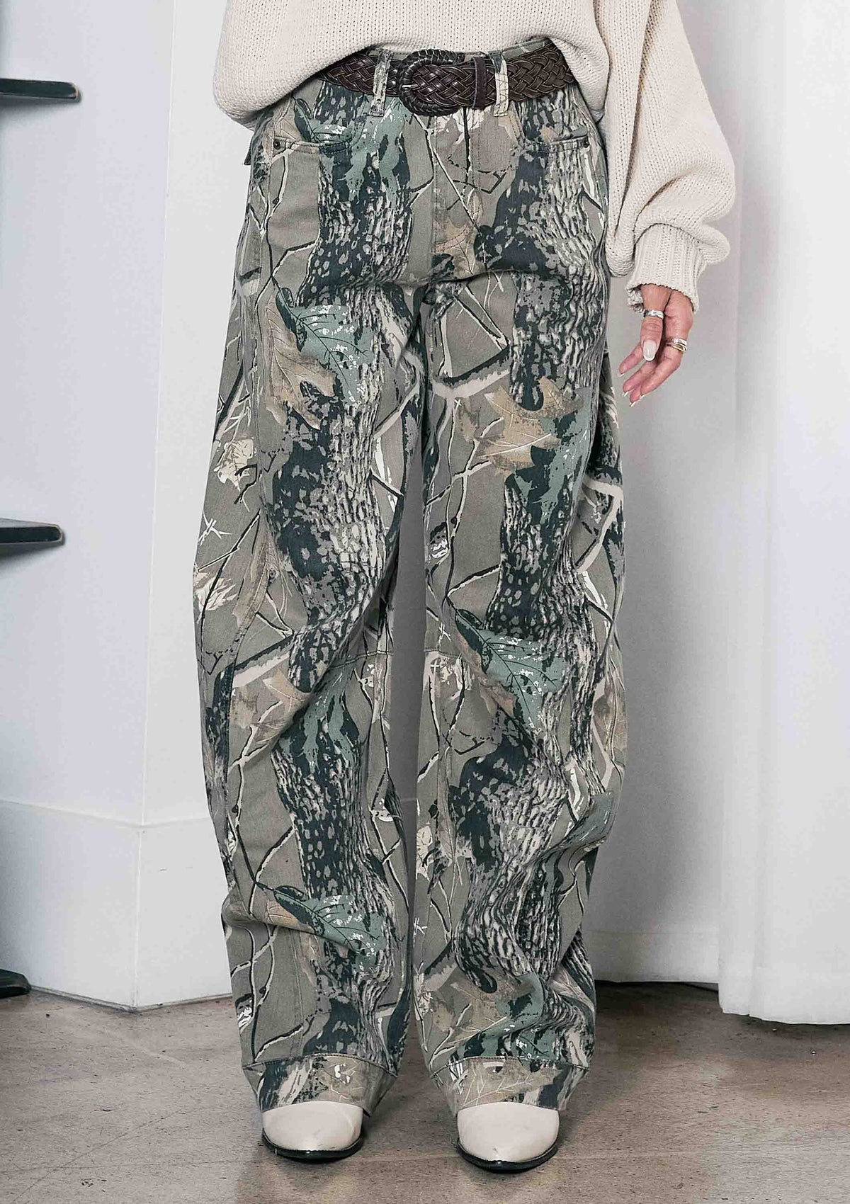 Wild Side Camo Barrel Jeans