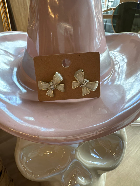 Ivory Ribbon Earring