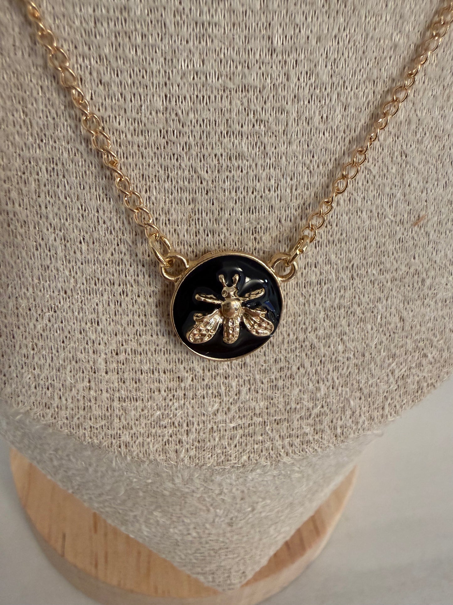 Honey Luxe Medallion