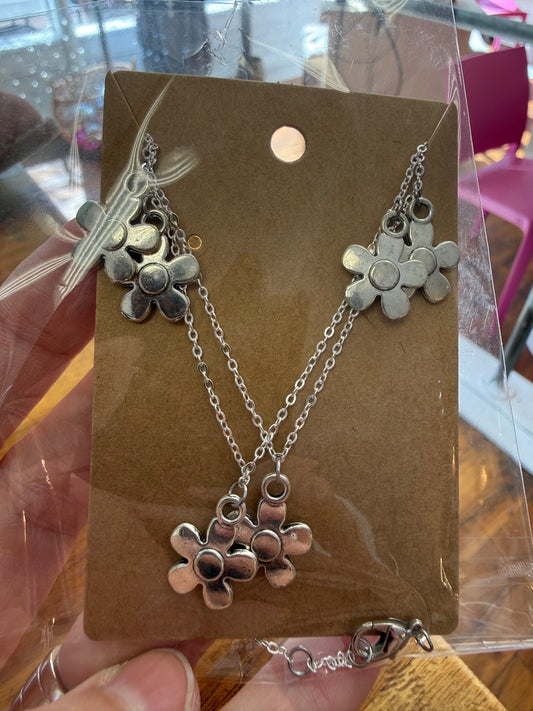 Boot Laces - Silver flowers